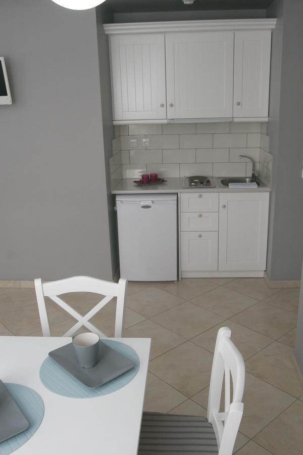 Boutique Hotel Iasmos Trizonia Bagian luar foto