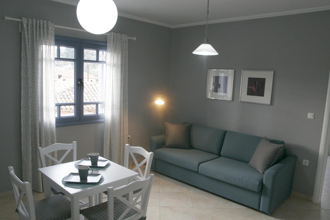 Boutique Hotel Iasmos Trizonia Bagian luar foto
