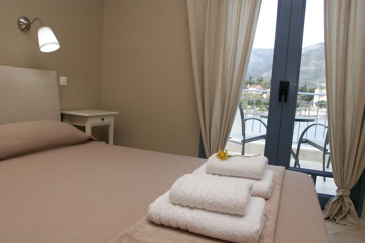 Boutique Hotel Iasmos Trizonia Bagian luar foto