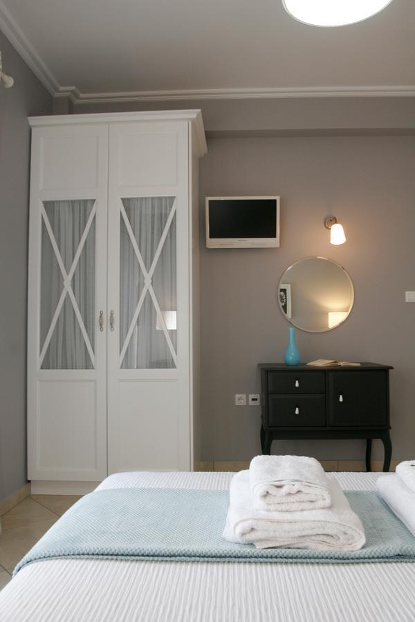 Boutique Hotel Iasmos Trizonia Bagian luar foto