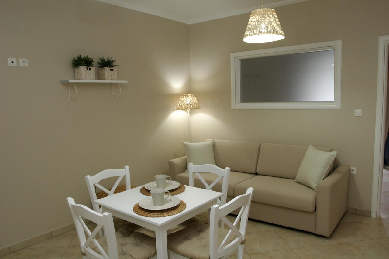 Boutique Hotel Iasmos Trizonia Bagian luar foto