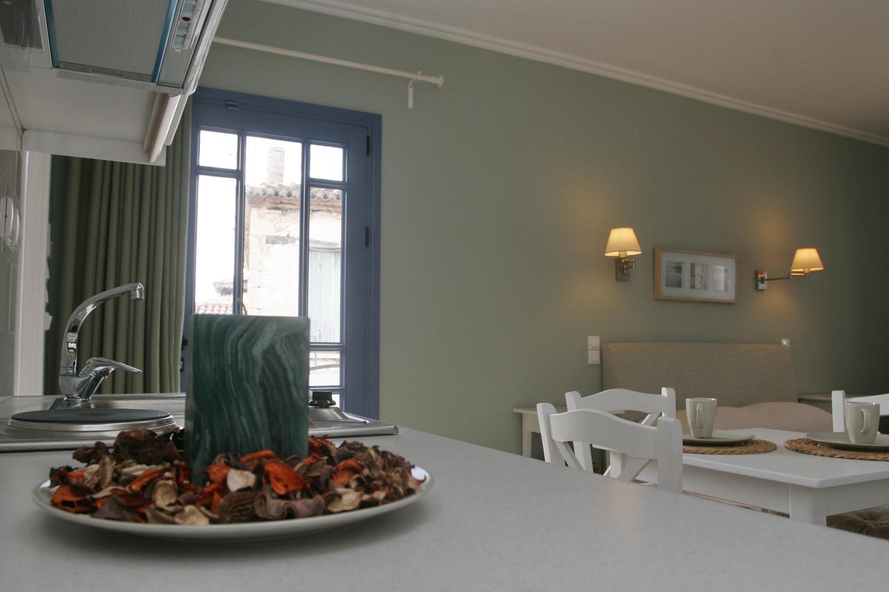Boutique Hotel Iasmos Trizonia Bagian luar foto