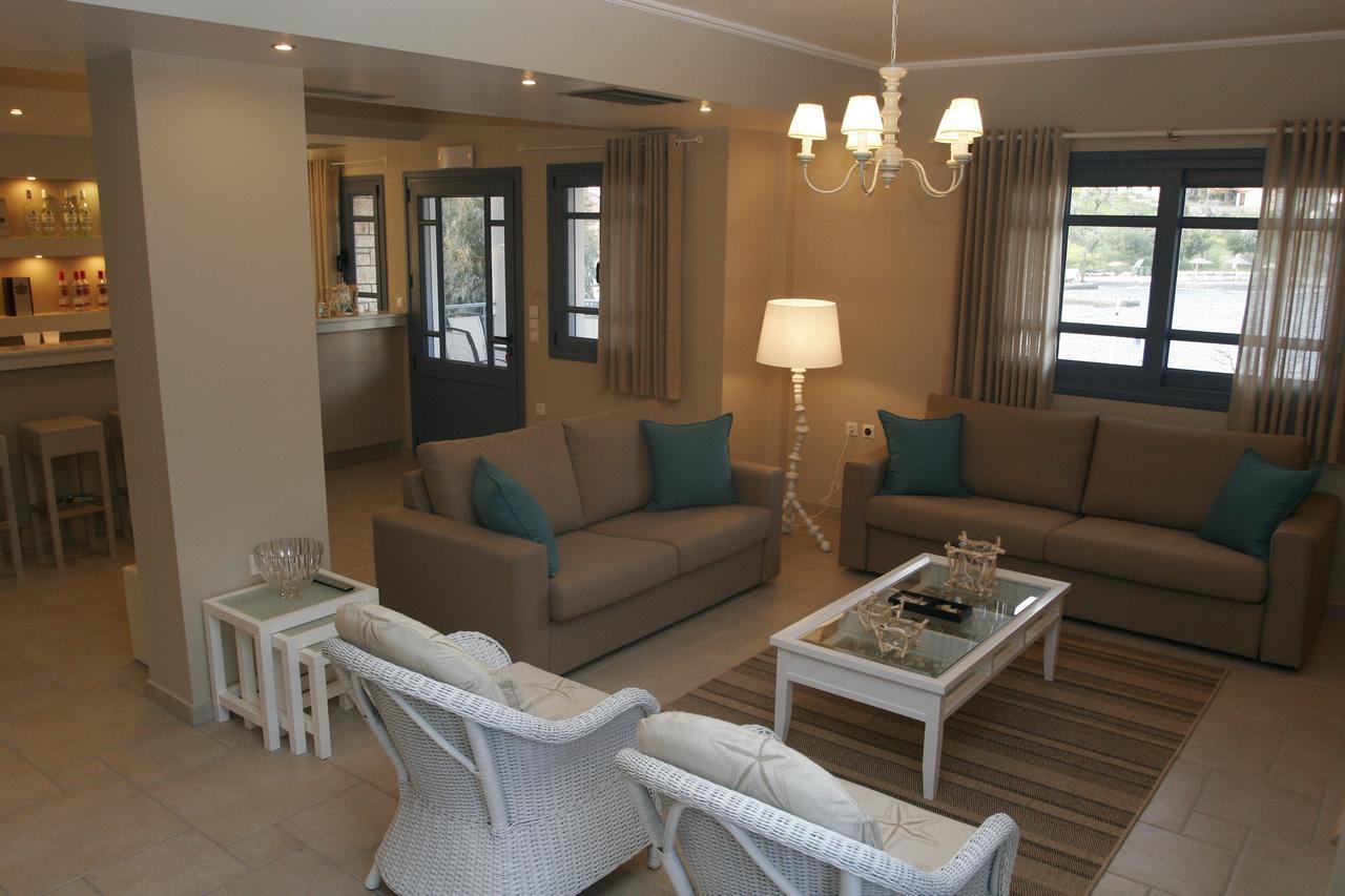 Boutique Hotel Iasmos Trizonia Bagian luar foto