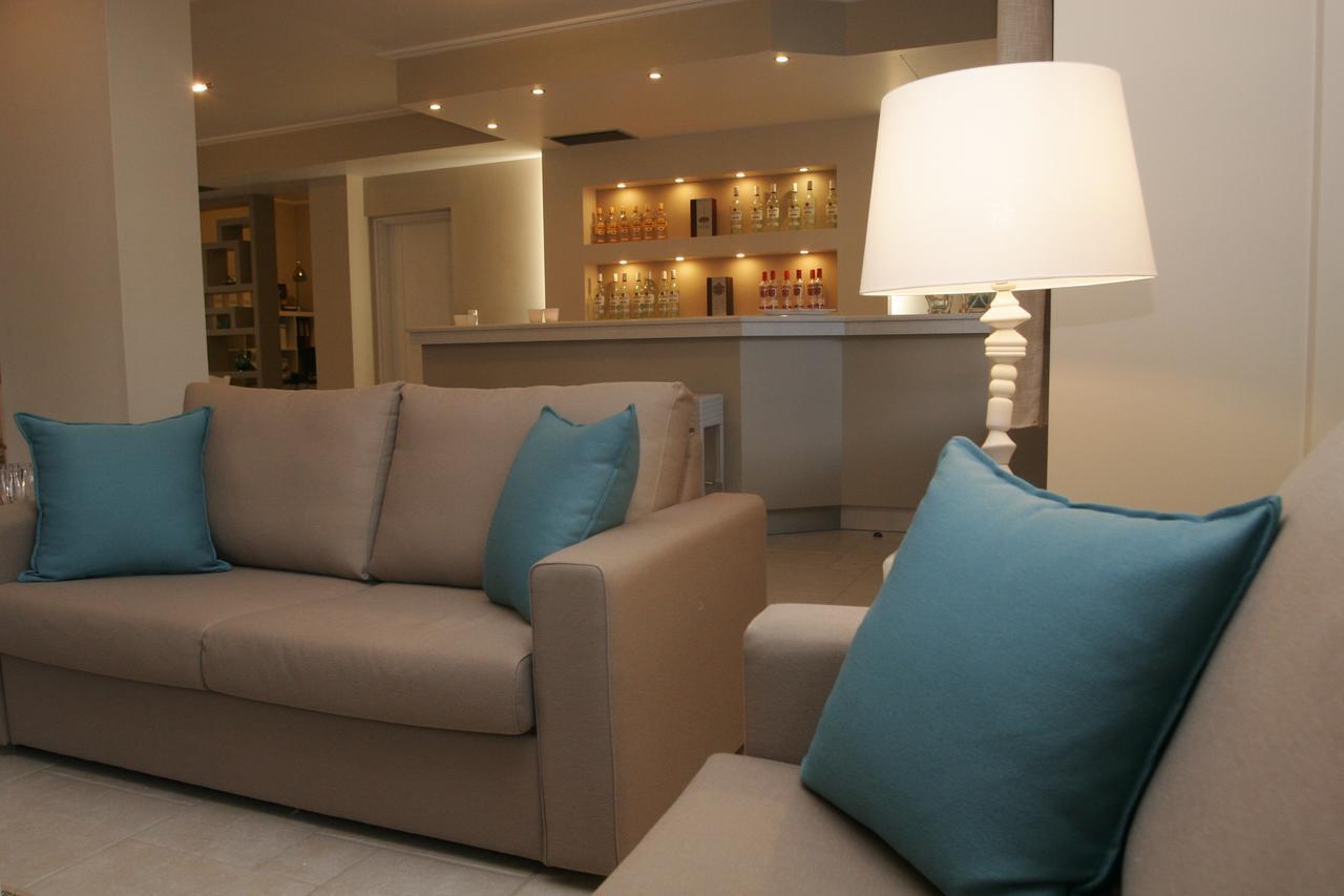 Boutique Hotel Iasmos Trizonia Bagian luar foto