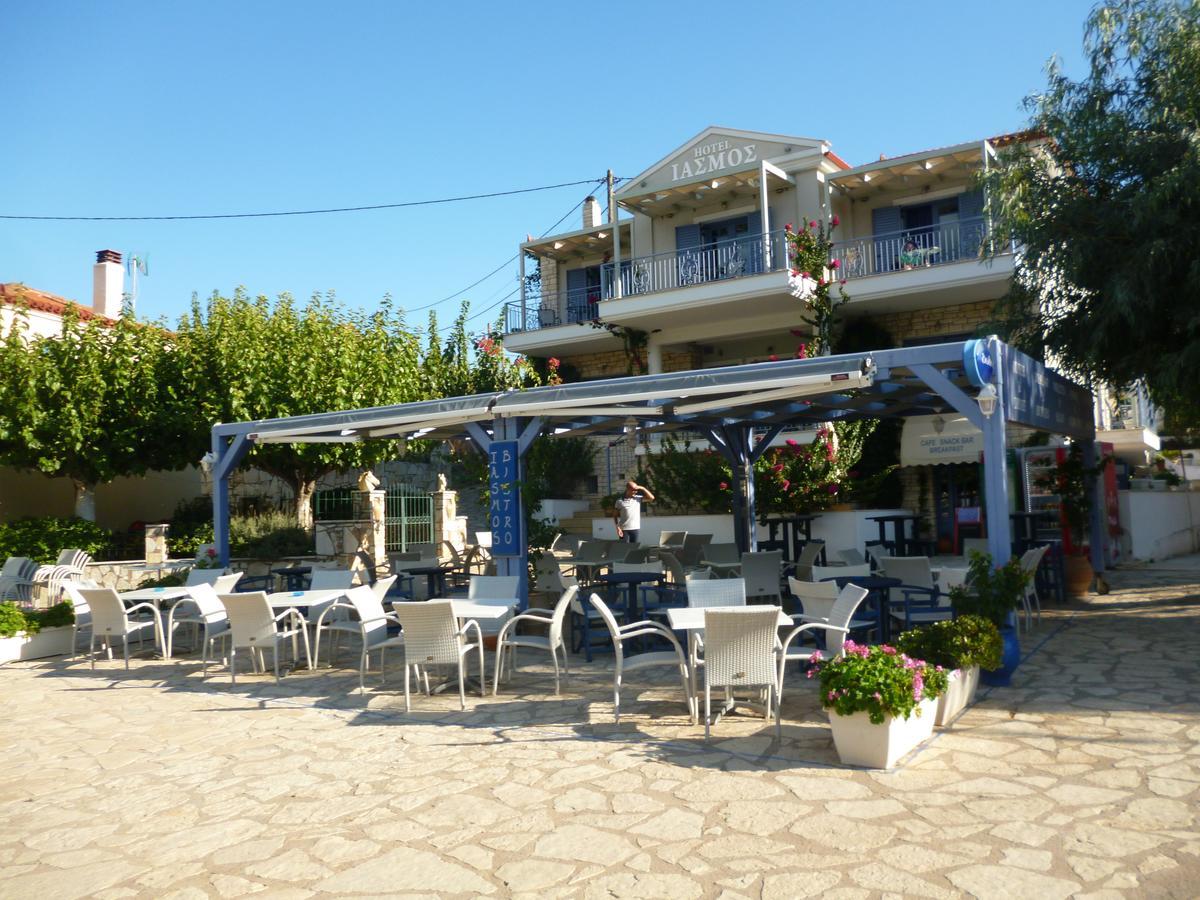 Boutique Hotel Iasmos Trizonia Bagian luar foto