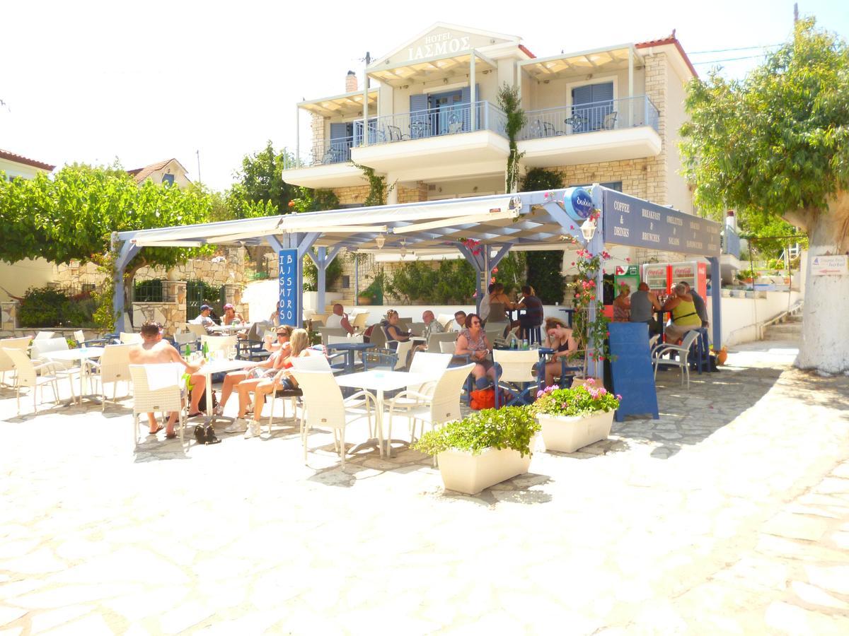 Boutique Hotel Iasmos Trizonia Bagian luar foto