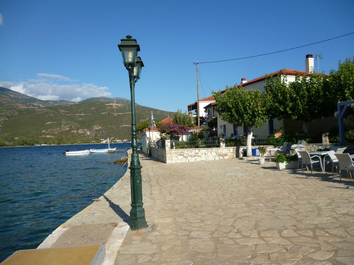 Boutique Hotel Iasmos Trizonia Bagian luar foto