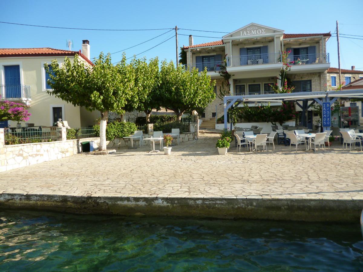 Boutique Hotel Iasmos Trizonia Bagian luar foto